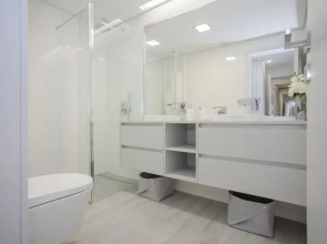 Liiiving- Luxury River View Apartment II