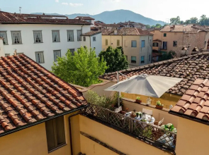 Casa Luca in Lucca With 2 Bedrooms and 2 Bathrooms