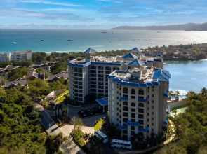 Shama Yalong Bay Sanya