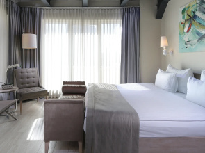 The Gate 30 Suites
