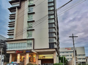 District 21 Hotel