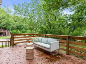 The Southern Oasis 5-bedrooms A Location Sleeps 12