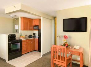 Pacific Monarch Hotel