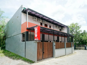 Falisha Homestay Syariah by OYO Rooms