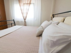 Lovely apartment just infront of the beach