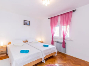 Family house with 2 apartments - Irma
