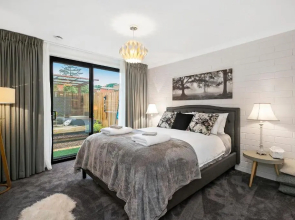 The Snug Premium 1BR Self Contained Apartment FREE Netflix