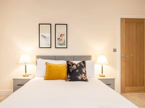 Two Bedroom Ipswich Luxury Retreat Self Check-in