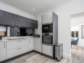 St Meddans Mews - Donnini Apartments