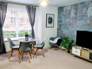 Stylish 2 bedroom Apartment / FREE Gated Parking