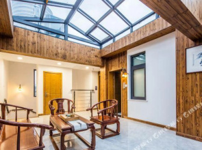 Yunju Courtyard Inn