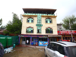 OYO 37706 Hotel Grand Inn