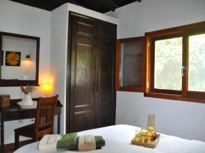 Casa Rural Doña Herminda