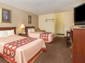 Super 8 Centerville-Richmond