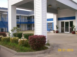 American Inn and Suites