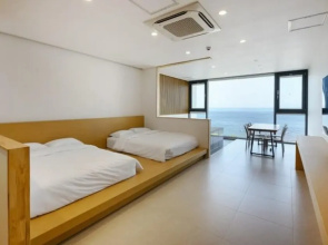 Pohang Red House Ocean Hills Pension
