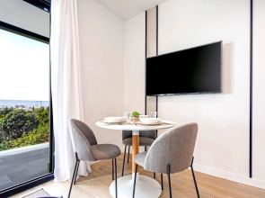 Spectacular 2 BD with 2 terraces, pool and parking. Arruzafa VIII
