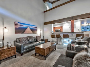 437 Pine Grove