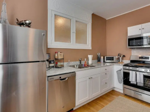Warm & Comforting 4BR 2BA in Andersonville by AllSet Turnover