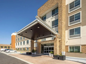 Holiday Inn Express & Suites San Jose Silicon Valley by IHG