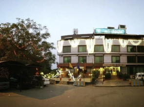 Hotel Pak Continental Hotel