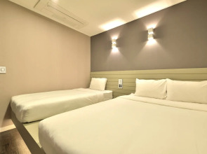 WITH U Hotel & Guesthouse