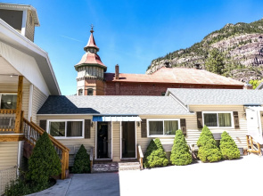 Abram Inn & Suites