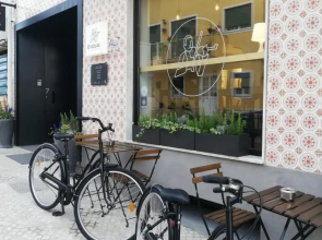 O VIOLAS — Tapas & Bed