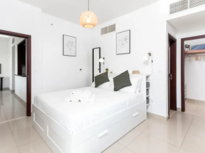 Quintessential Quarters: 29th Fl Views - Walk to Opera, Mall and Burj Khalifa