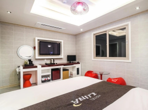 Yeosu Luna Hotel
