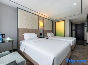 Xana Hotelle Hotel (Zhaoqing Qixingyan Scenic Area Ancient City Wall)