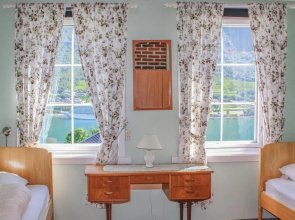 Amazing Home in Olden With 4 Bedrooms and Wifi