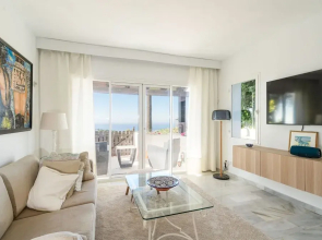 Ojen Retreat With Pool