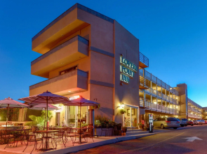 Lovers Point Inn