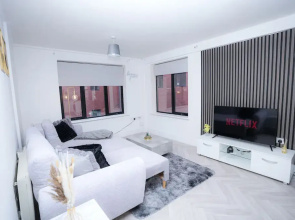 Luxury 2 Bedroom Apartment in Birmingham Next to Utility Arena