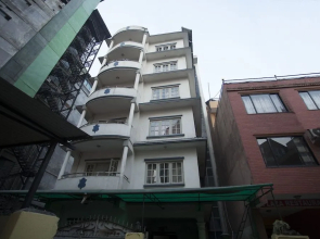 Spot On 380 Hotel Pashupati Plaza