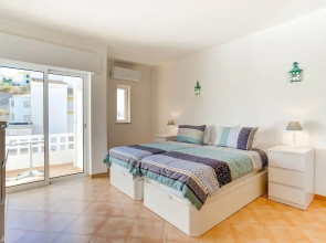Elizabet Modern Apartment in the Heart of the Ci