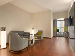 Howard Johnson Plaza By Wyndham Dubai Deira