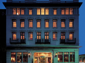 Market Pavilion Hotel