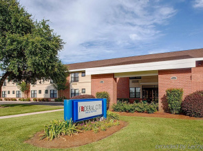 Federal City Inn & Suites
