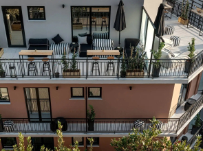Clyde Athens by Nin&Bau