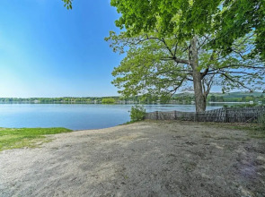 Lakeside Berkshires Home Near Hiking & Skiing!