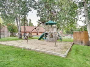 Mccall Vacation Rental ~ 1/2 Mi to Payette Lake!