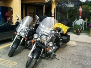 Hospitality Courtyard Inn