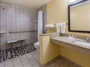 Days Inn by Wyndham Charles Town/Harpers Ferry
