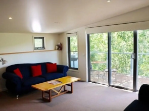 Bright Woodlands Retreat