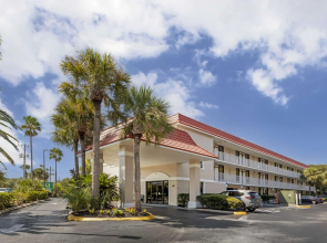 Quality Inn & Suites St Augustine Beach Area