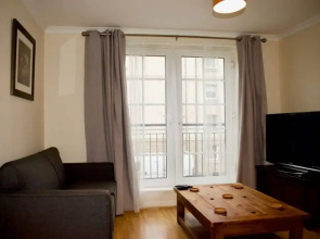 Homely 2 Bed Apartment Next To Leith Walk