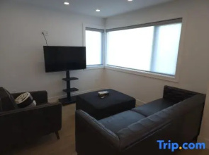 Vancouver 2 bedroom Townhouse: Family-Friendly