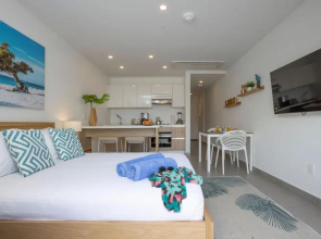 Studio with Harbor View & Near where U want to be